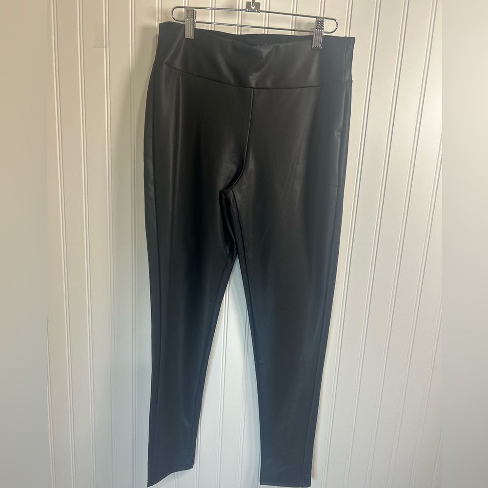 conceited Women Pant 50% PU 44% polyester 6% spandex Size L black .